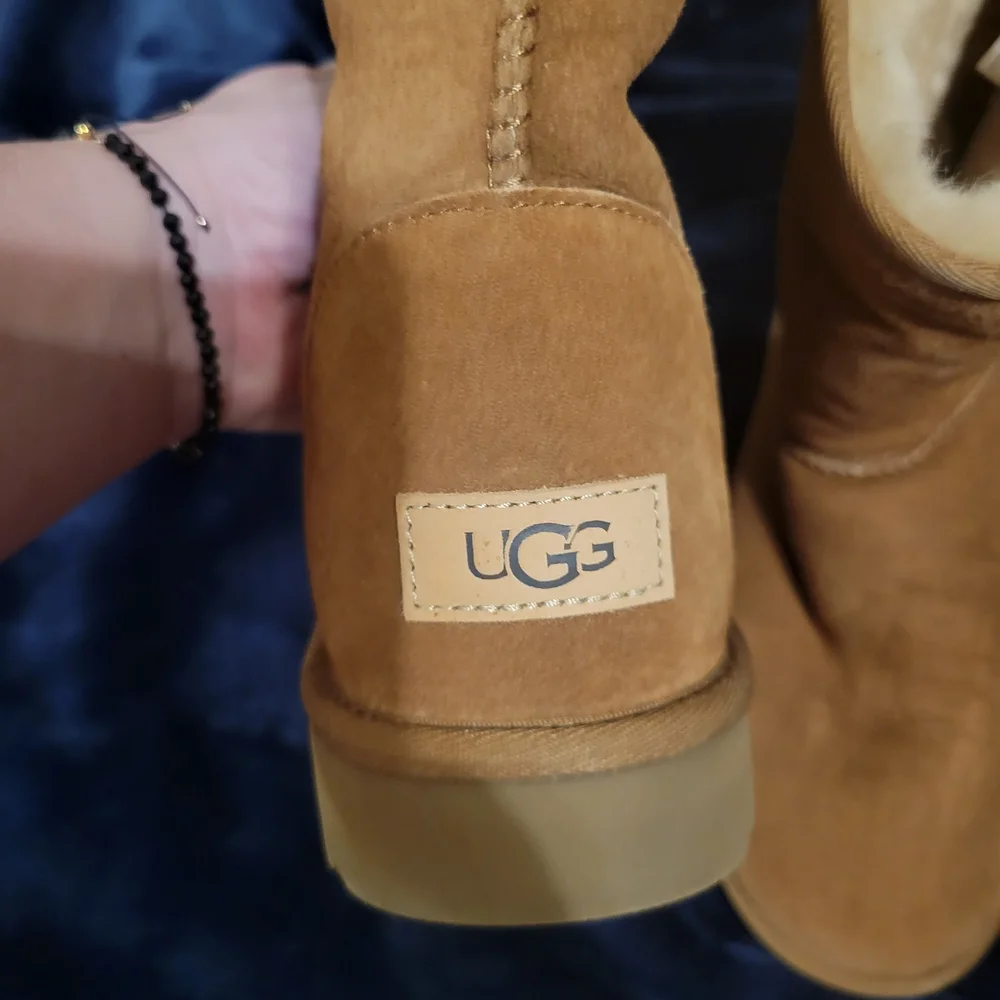 UGG Classic Chestnut Sheepskin Boots Size 10 - Picture 6 of 10